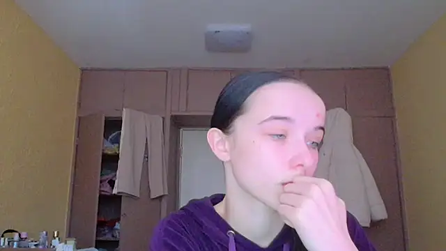 Emilia Light online show from 01-13-26, 08:18