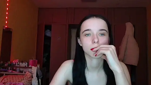 Emilia Light online show from 03-01-26, 08:58