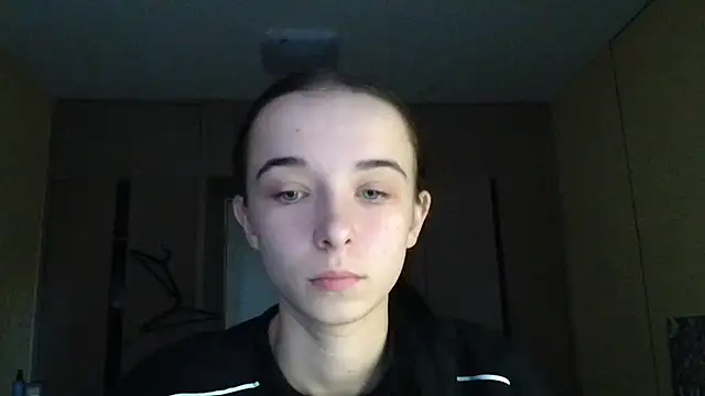 Snapshot of Emilia_Light chatting on 10-14-25, 05:19 Emilia Light online show from 10-14-25, 05:19