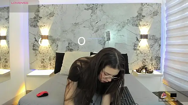 ZOE LE online show from 03-11-26, 11:48