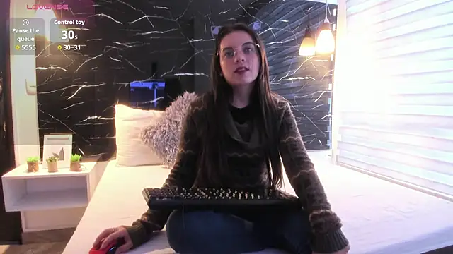 ZOE LE online show from 10-26-25, 11:54