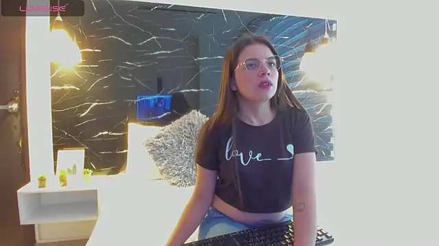 ZOE LE online show from 10-21-25, 11:42