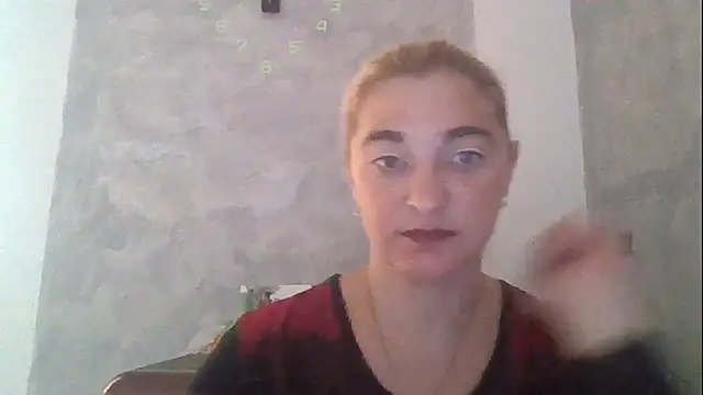 Snapshot of GoldenAngelMilf chatting on 10-06-25, 08:04 GoldenAngelMilf online show from 10-06-25, 08:04