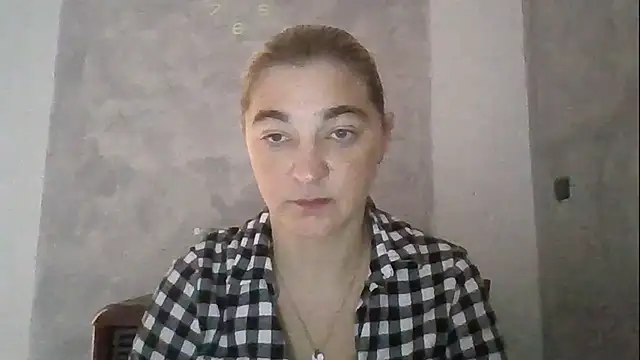 Snapshot of GoldenAngelMilf chatting on 10-24-25, 07:18 GoldenAngelMilf online show from 10-24-25, 07:18