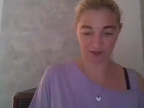 Snapshot of GoldenAngelMilf chatting on 09-29-25, 08:54 GoldenAngelMilf online show from 09-29-25, 08:54