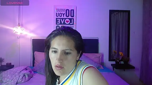 Snapshot of Sharon_10_ chatting on 10-15-25, 01:59 Sharon 10  online show from 10-15-25, 01:59