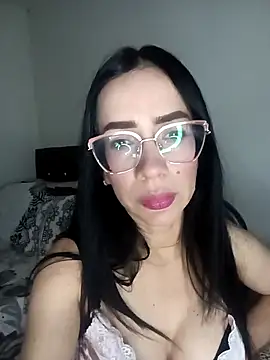 YaraDuartee online show from 04-07-26, 01:29