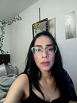 Snapshot of YaraDuartee chatting on 01-17-26, 11:41 YaraDuartee online show from 01-17-26, 11:41