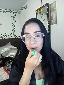 Snapshot of YaraDuartee chatting on 01-31-26, 11:47 YaraDuartee online show from 01-31-26, 11:47