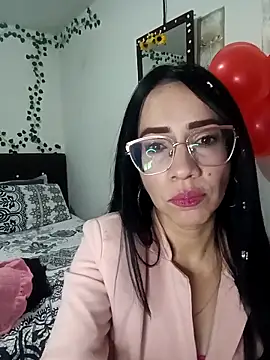 Snapshot of YaraDuartee chatting on 02-18-26, 02:53 YaraDuartee online show from 02-18-26, 02:53