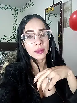 Snapshot of YaraDuartee chatting on 02-17-26, 12:41 YaraDuartee online show from 02-17-26, 12:41