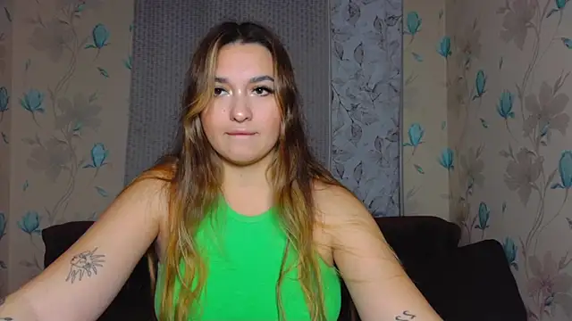 Snapshot of YourEmily_xx chatting on 10-04-25, 07:59 YourEmily xx online show from 10-04-25, 07:59