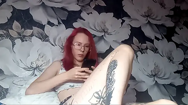 LiaCusson online show from 10-09-25, 01:06