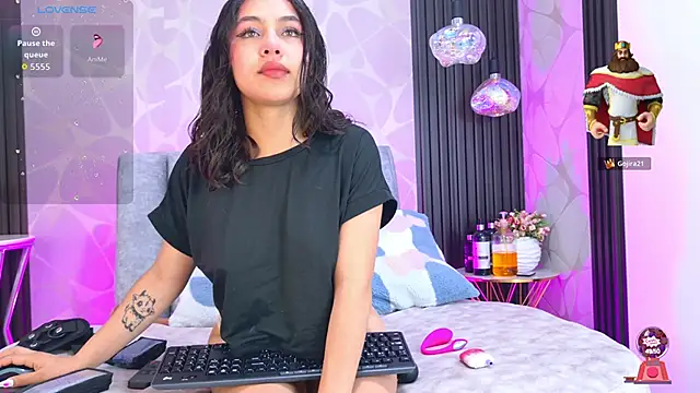 Snapshot of LiaTeylor chatting on 12-16-25, 07:07 LiaTeylor online show from 12-16-25, 07:07