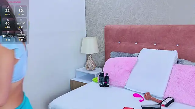 Snapshot of LiaTeylor chatting on 10-09-25, 08:09 LiaTeylor online show from 10-09-25, 08:09