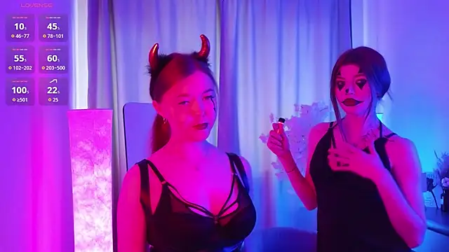 TwixieGuo online show from 10-31-25, 10:56