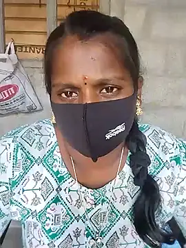 Snapshot of Tamil_Hot_Sandy chatting on 03-17-26, 05:43 Tamil Hot Sandy online show from 03-17-26, 05:43