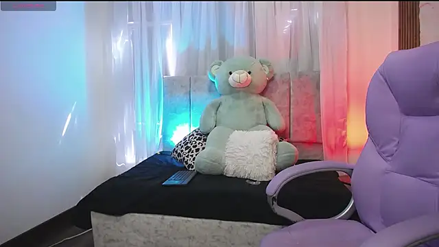 Snapshot of iam_kinky chatting on 09-25-25, 07:09 iam kinky online show from 09-25-25, 07:09
