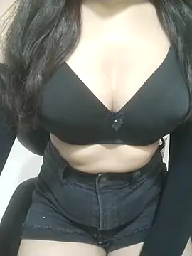 Snapshot of Rosie_Star chatting on 10-14-25, 02:17 Rosie Star online show from 10-14-25, 02:17