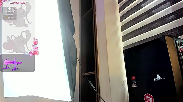 Caroline Millerr online show from 11-24-25, 08:09