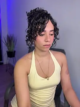 Snapshot of Capricho_01 chatting on 04-30-26, 08:16 Capricho 01 online show from 04-30-26, 08:16