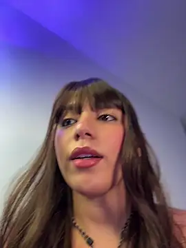 Snapshot of Capricho_01 chatting on 04-21-26, 06:47 Capricho 01 online show from 04-21-26, 06:47