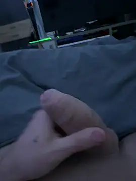 Snapshot of Penisbrutaldick chatting on 03-21-25, 08:40 Penisbrutaldick online show from 03-21-25, 08:40