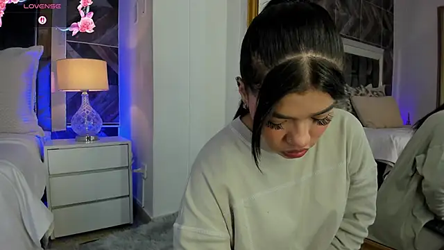 NaylaGrey online show from 05-12-26, 11:05