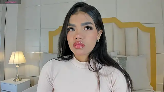 NaylaGrey online show from 11-20-25, 12:39