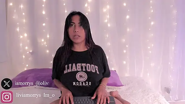 Olivia Morrys online show from 12-16-25, 11:53