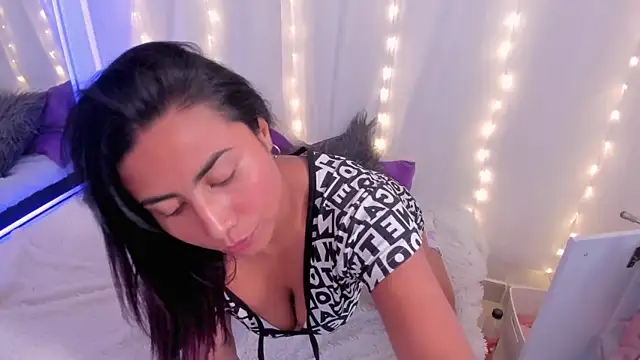Olivia Morrys online show from 05-15-26, 10:52