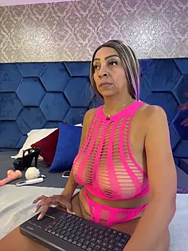 Angelina Roa online show from 04-15-26, 02:32