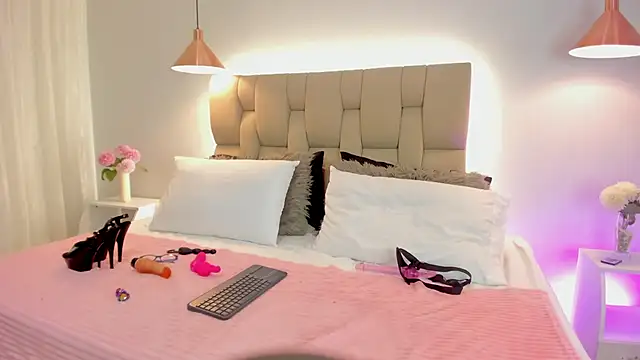 Angelina Roa online show from 11-05-25, 02:53