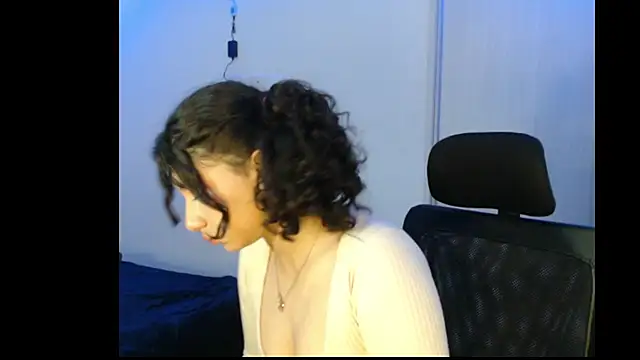 Ivonnybonn online show from 10-26-25, 06:25