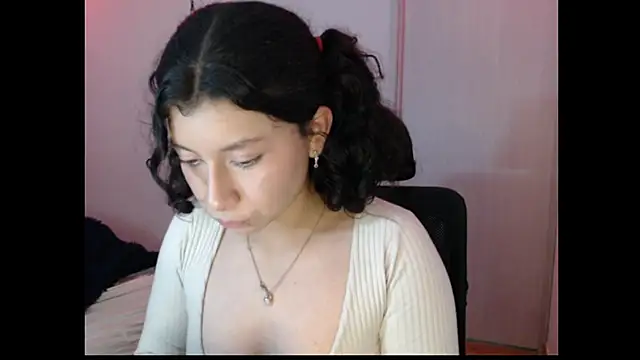 Ivonnybonn online show from 10-29-25, 07:40