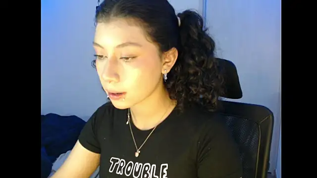 Ivonnybonn online show from 11-08-25, 04:49