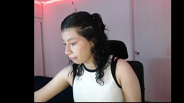 Ivonnybonn online show from 10-27-25, 09:16