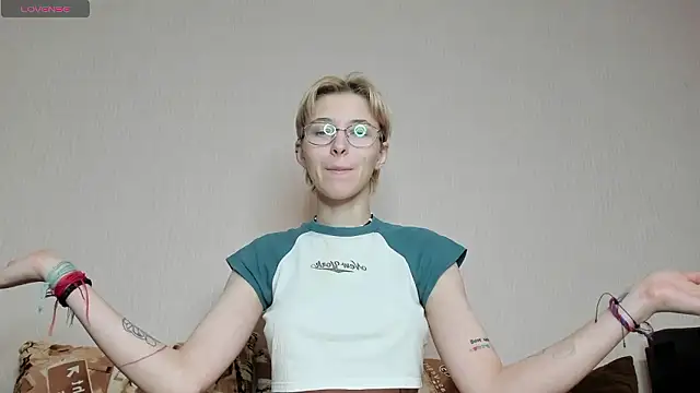 Sharlikiss online show from 01-13-26, 05:17