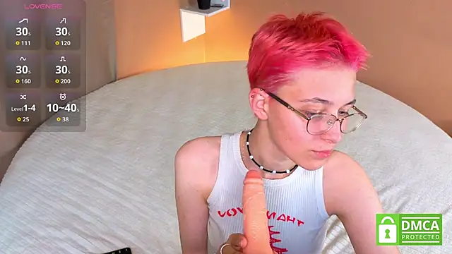 Snapshot of Sharlikiss chatting on 10-02-25, 03:59 Sharlikiss online show from 10-02-25, 03:59