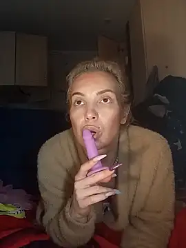 Conny Shellie online show from 11-25-25, 04:24