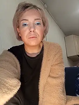 Conny Shellie online show from 12-17-25, 10:59