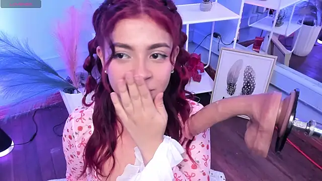 KathiaSaenz  online show from 11-07-25, 04:39