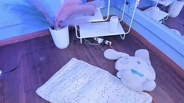 KathiaSaenz  online show from 11-06-25, 04:27