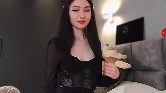 AnaMoonlight online show from 11-08-25, 04:32