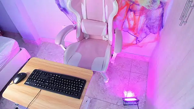 Snapshot of Athenea__fox chatting on 10-29-25, 12:04 Athenea fox online show from 10-29-25, 12:04