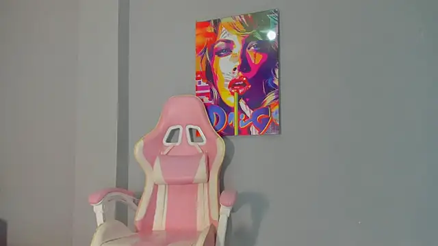 Snapshot of Athenea__fox chatting on 12-22-25, 12:38 Athenea fox online show from 12-22-25, 12:38