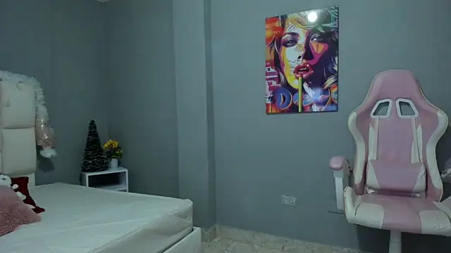 Snapshot of Athenea__fox chatting on 12-19-25, 11:56 Athenea fox online show from 12-19-25, 11:56