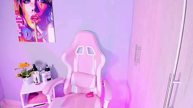 Snapshot of Athenea__fox chatting on 11-24-25, 11:54 Athenea fox online show from 11-24-25, 11:54