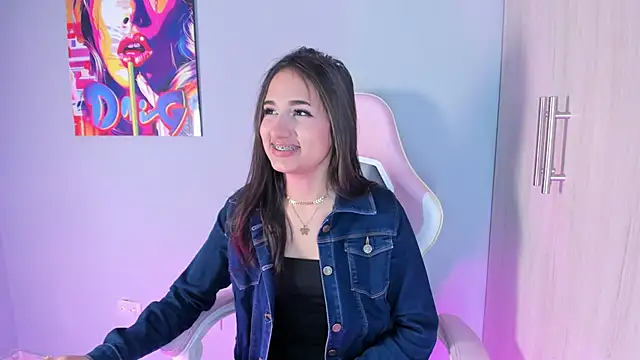 Snapshot of Athenea__fox chatting on 12-14-25, 11:49 Athenea fox online show from 12-14-25, 11:49