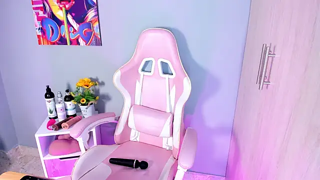 Snapshot of Athenea__fox chatting on 12-02-25, 11:34 Athenea fox online show from 12-02-25, 11:34